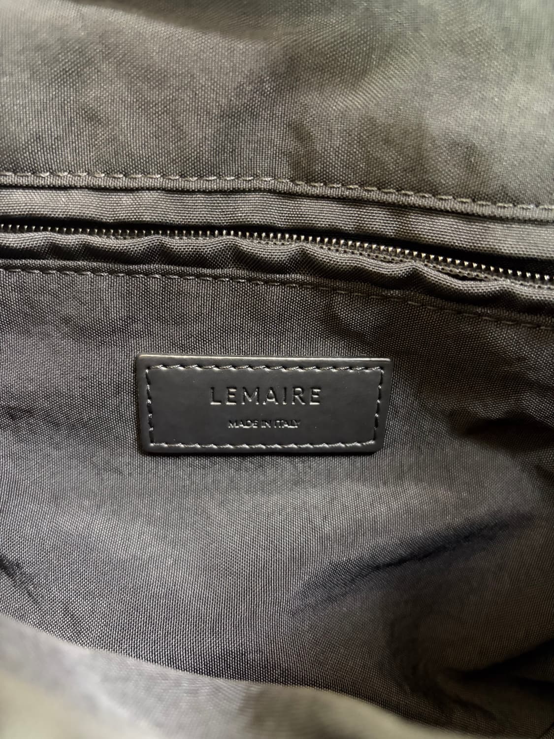 르메르 소프트 게임백 미디움 블랙 상품이미지4