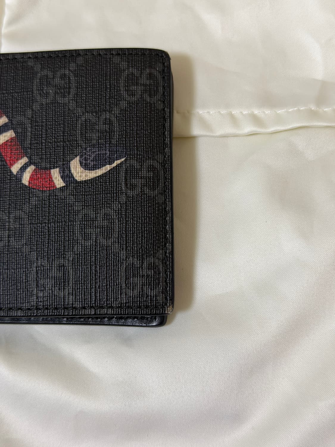 구찌 킹스네이크 반지갑 상품이미지4