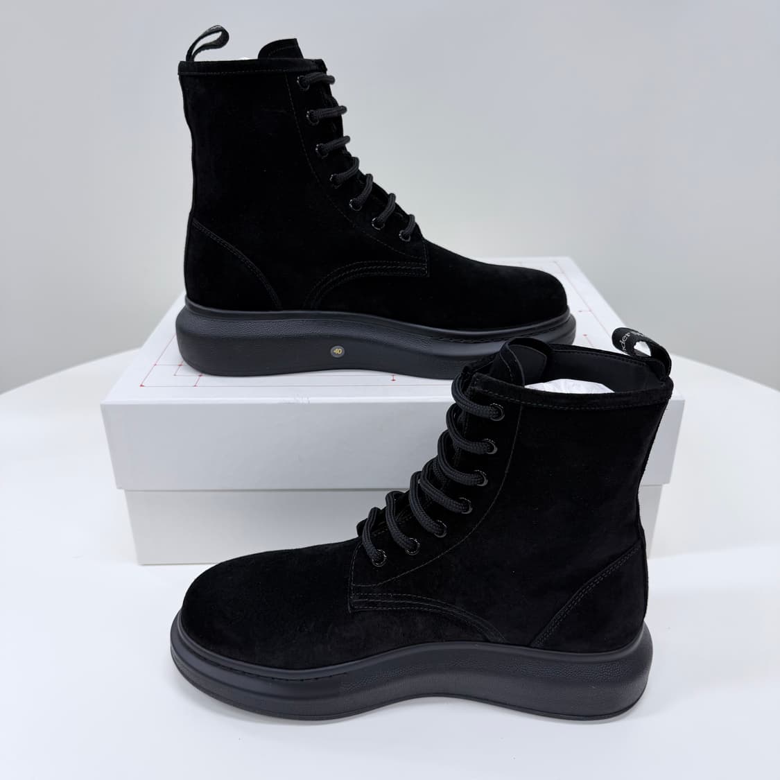 [미사용/250] 알렉산더 맥퀸 스웨이드 부츠 블랙 상품이미지5