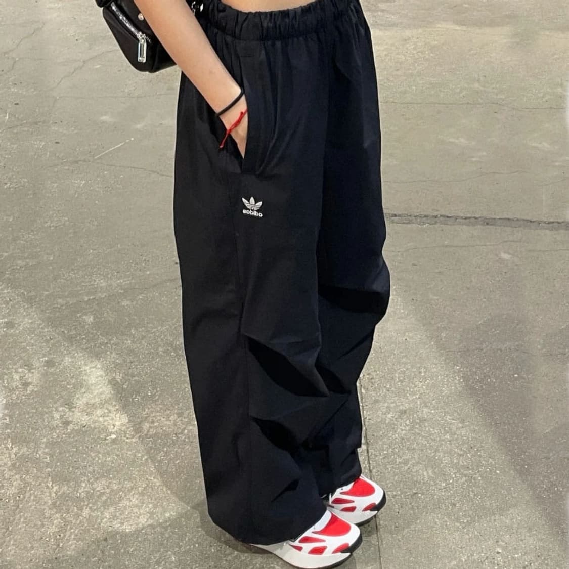 (새상품) 아디다스 에센셜 립스톱 파라슈트 팬츠 상품이미지5