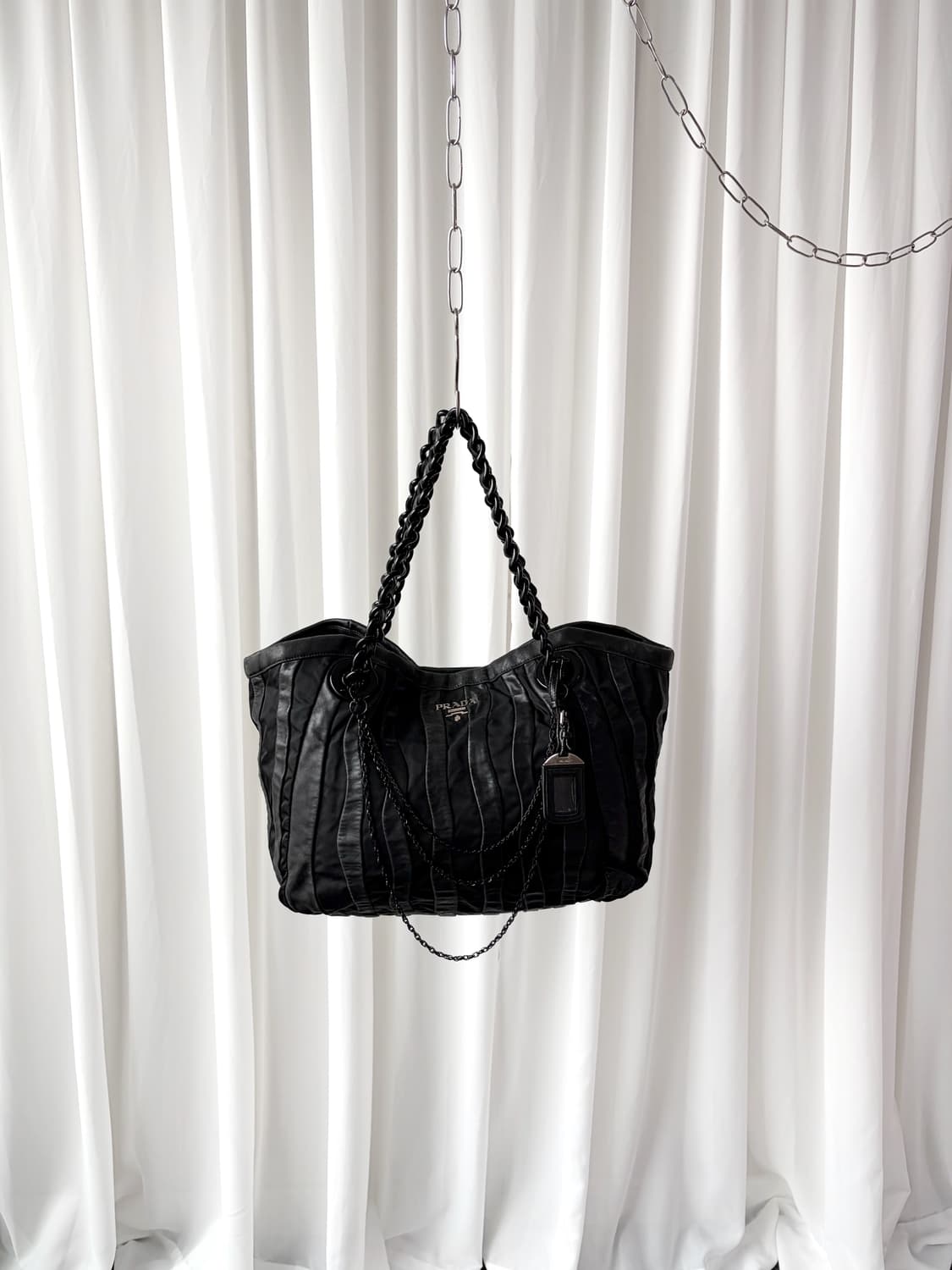 프라다 테수토 스트라이프 토트백 상품이미지1