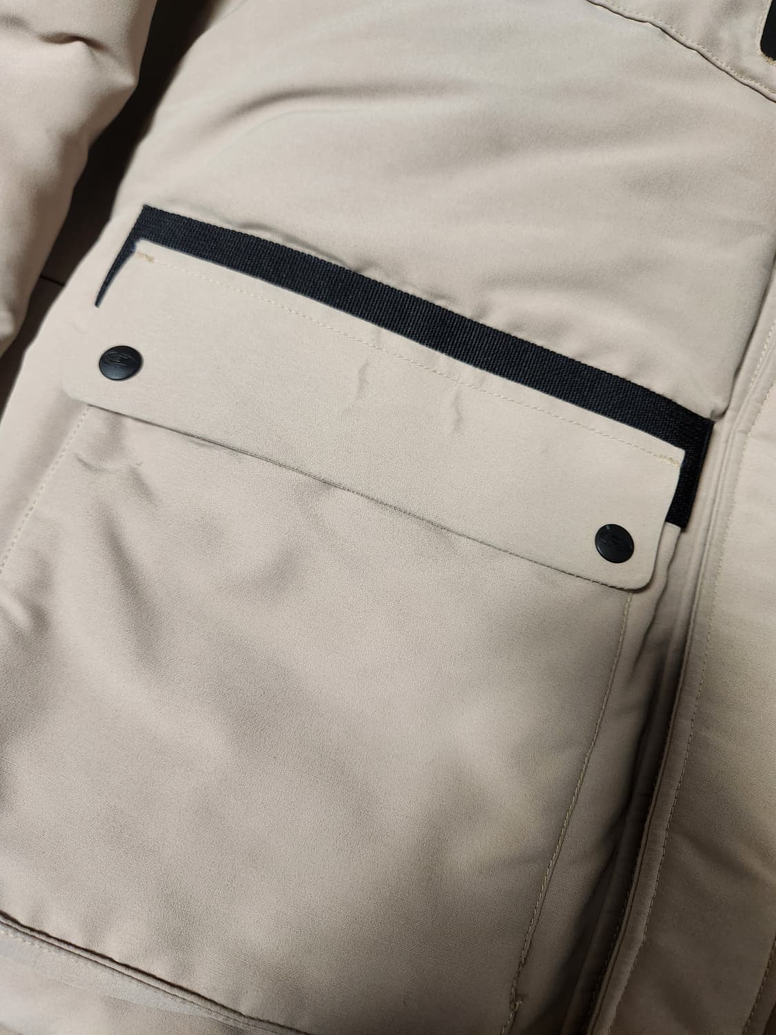 아이더 카라스 다운 패딩 지켓 사이즈95(m)

사용감 및 군데군데 오염 상품이미지6