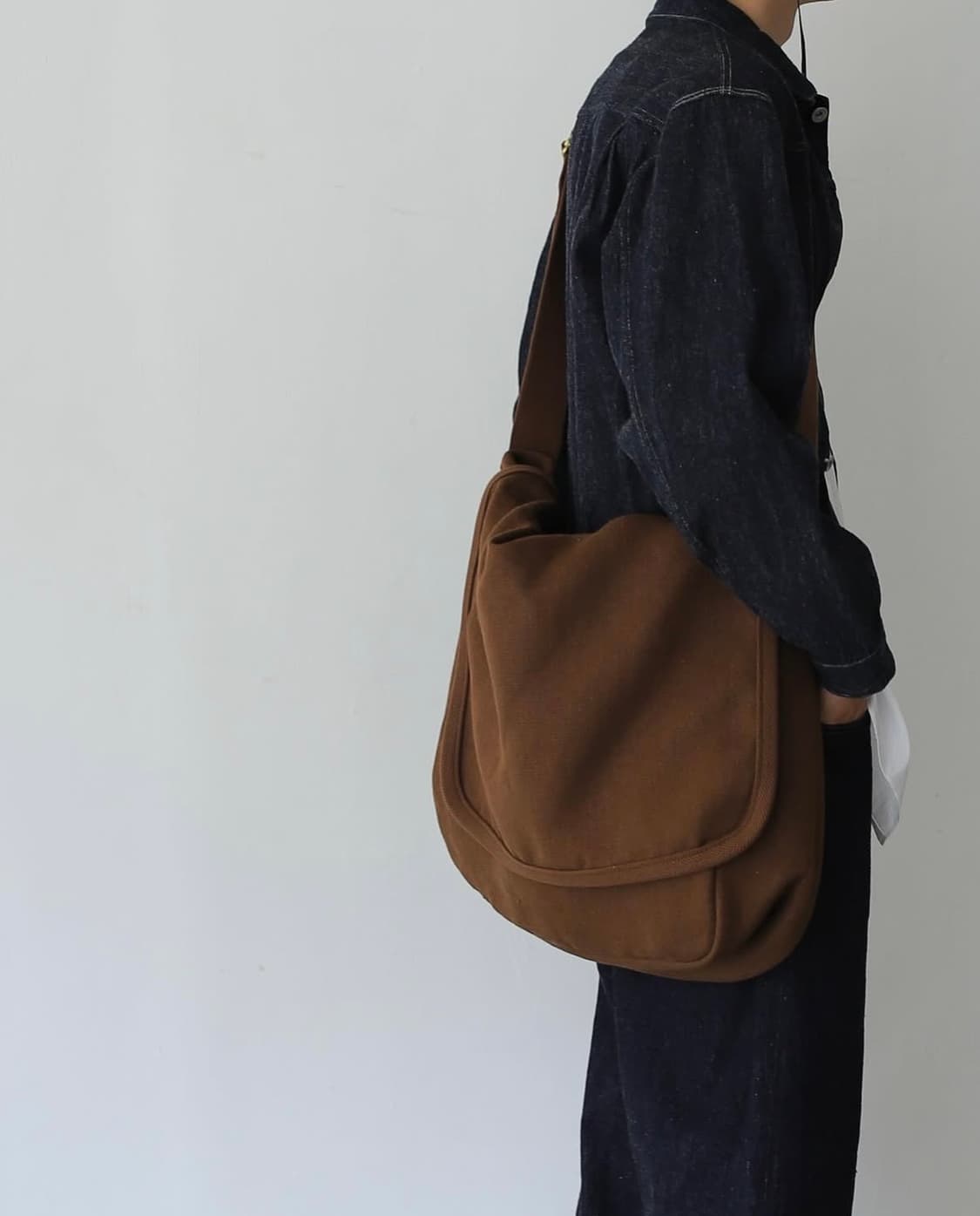 [OS]코모리 햄프 덕 브라운 숄더 백 상품이미지5