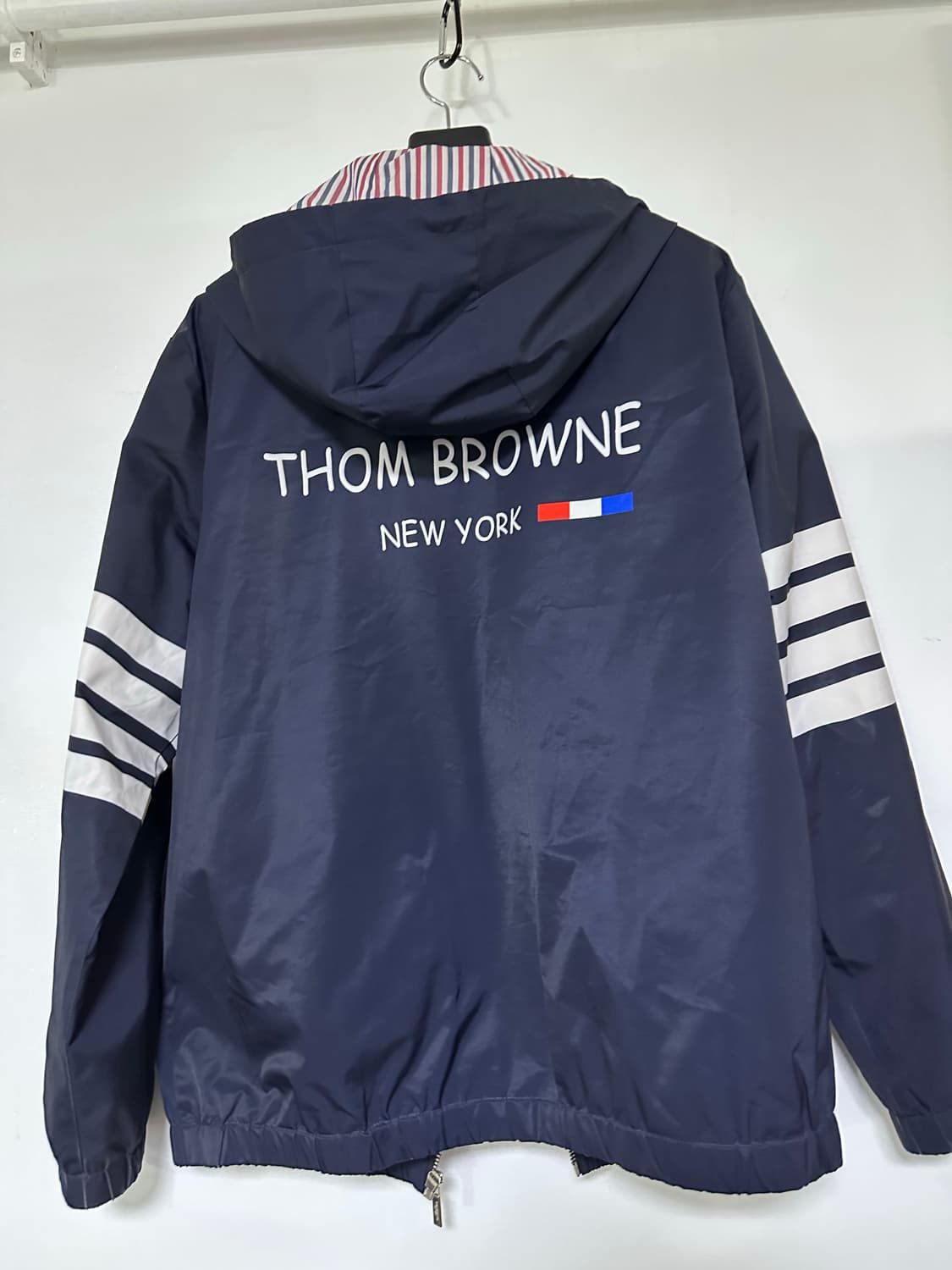 톰브라운 네이비 삼선 바람막이 1사이즈 상품이미지3