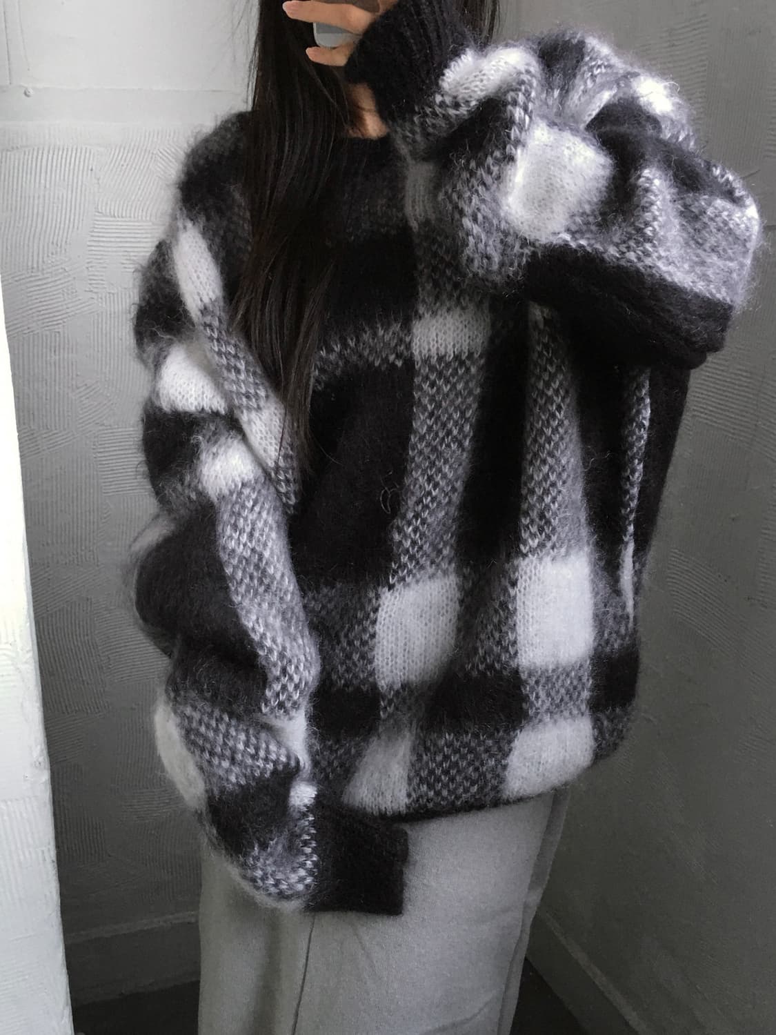 Maison Kitsune 메종키츠네 브러시드 모헤어 체크 니트 상품이미지2