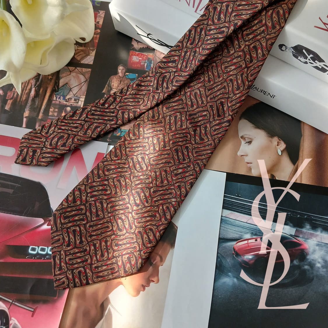 입생로랑 실크 브라운 웨이브 패턴 넥타이 10cm B등급 A18935
 상품이미지1