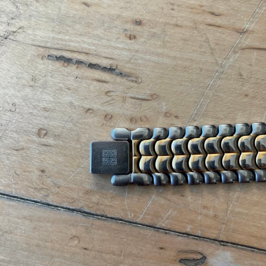 Givenchy 지방시 90s 실버 골드 트라이벌 빈티지 쿼츠 시계  상품이미지4