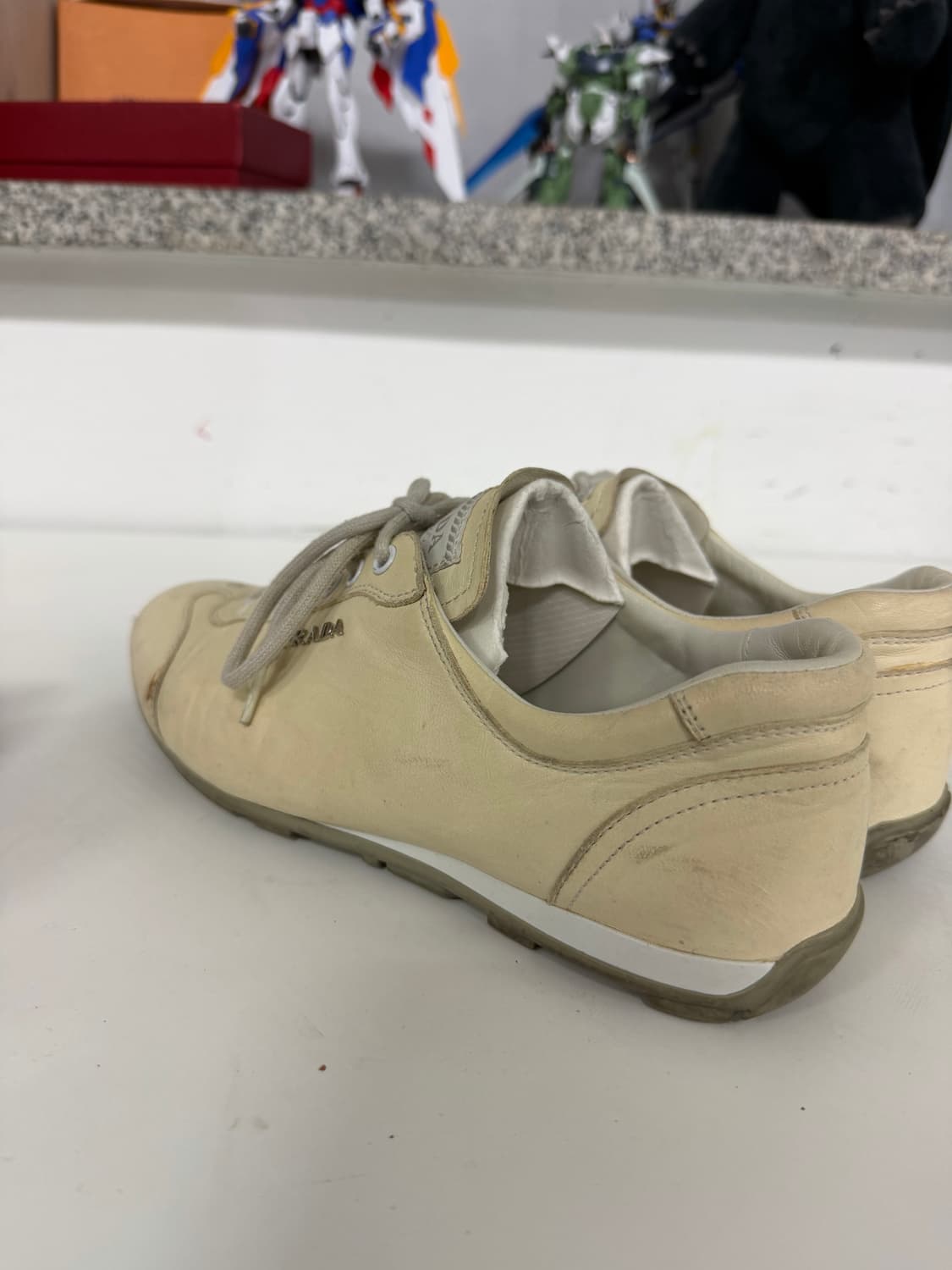 정품) 프라다 여성 아이보리 스니커즈 36 상품이미지7