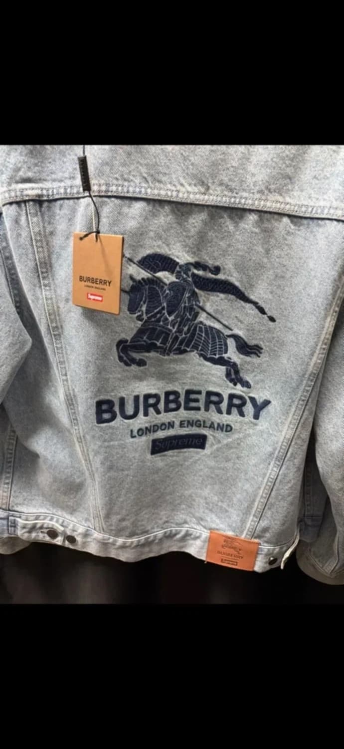 슈프림 버버리 데님자켓 L사이즈 크림 구매정품 솔드아웃 정품검수완료 상품이미지3