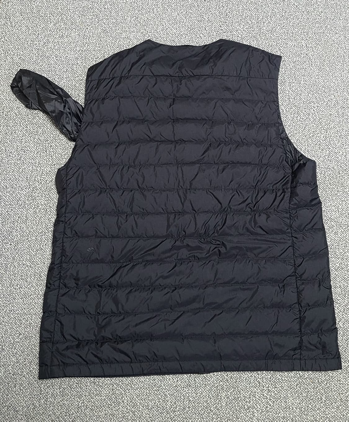 유니클로 울트라 라이트다운 경량조끼 패딩조끼 베스트 블랙 남성 XL 상품이미지8