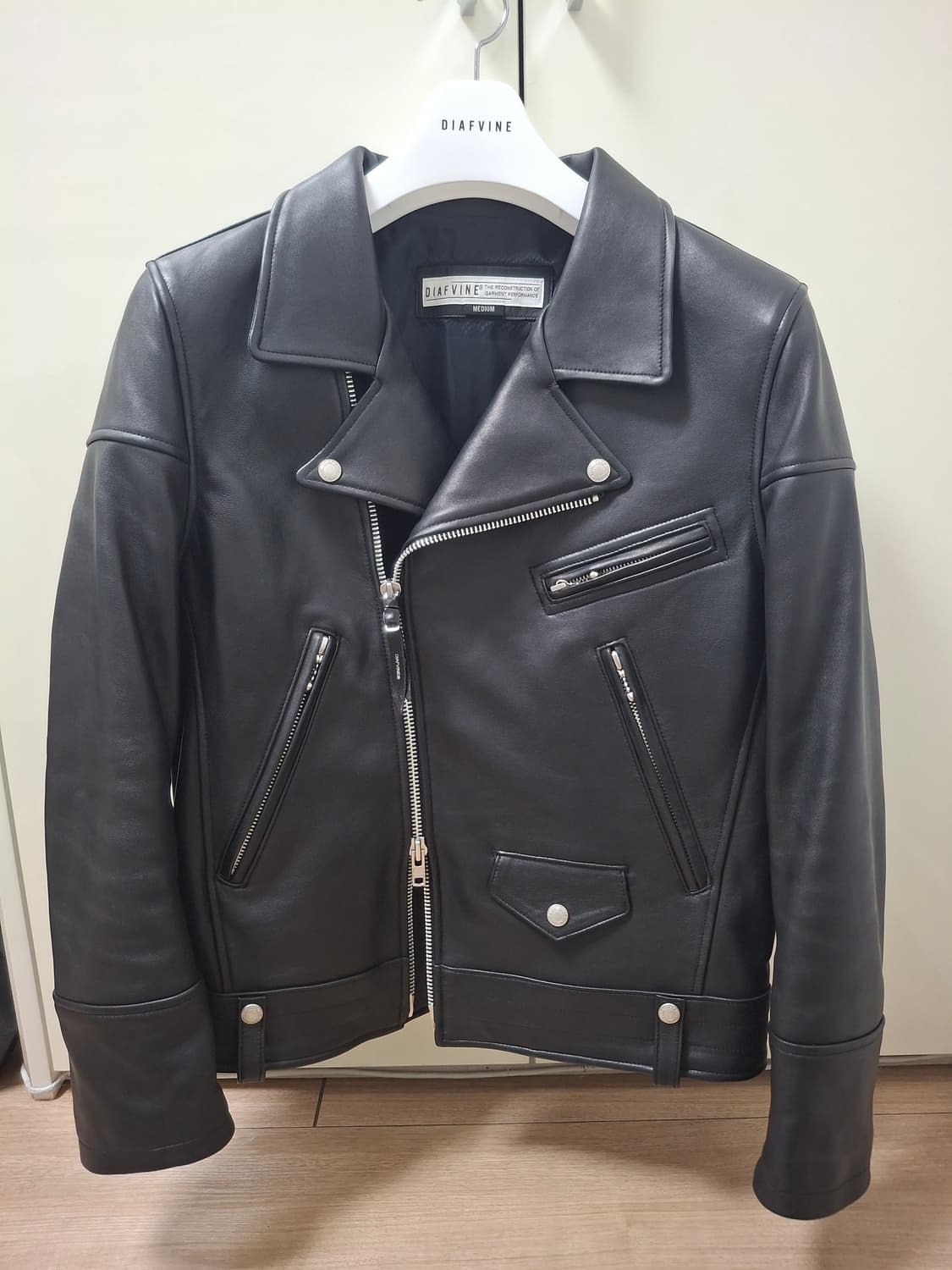 디아프바인 DV.LOT 681 LIAM 상품이미지1