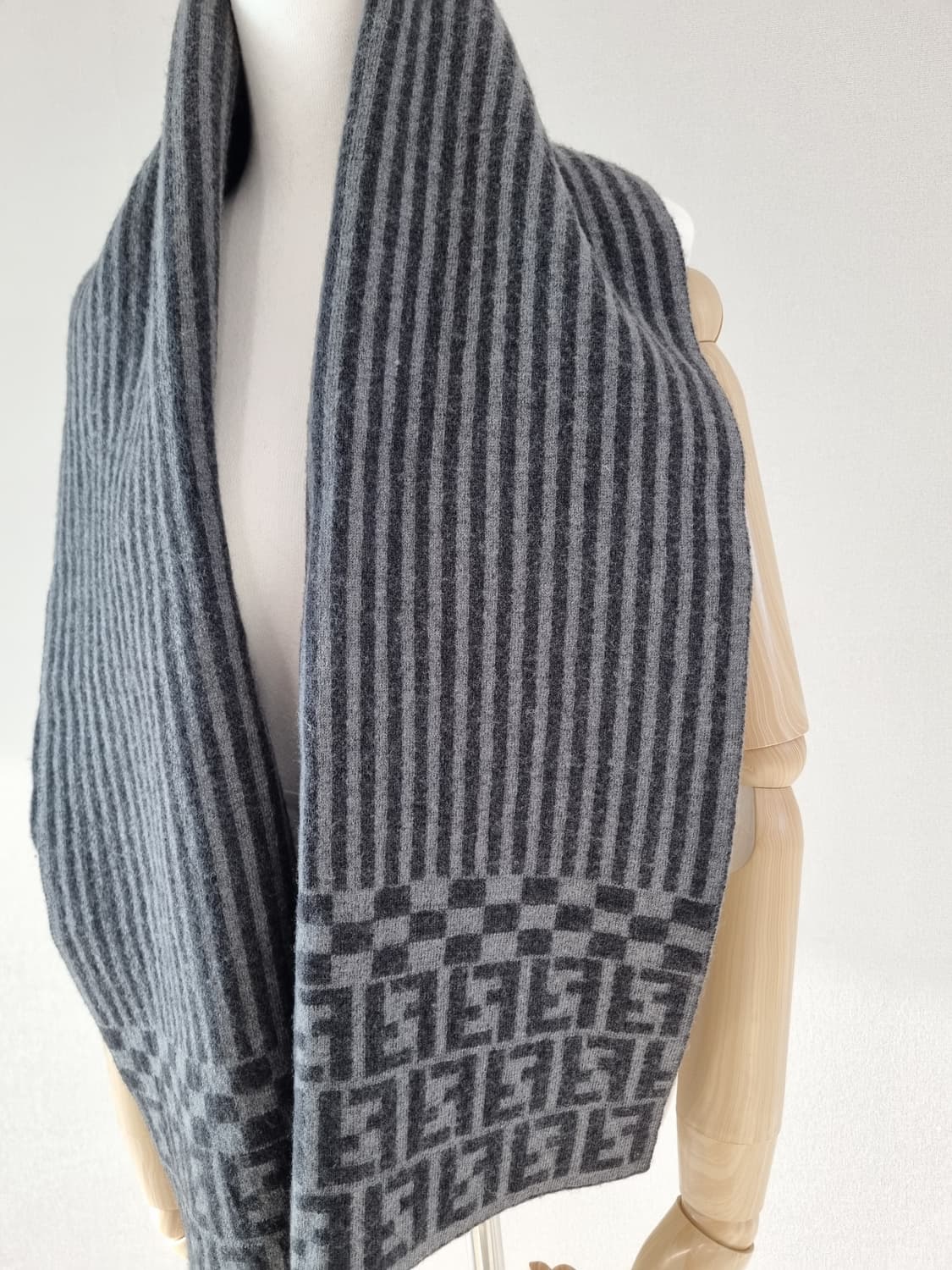 정품 펜디 머플러 상품이미지5