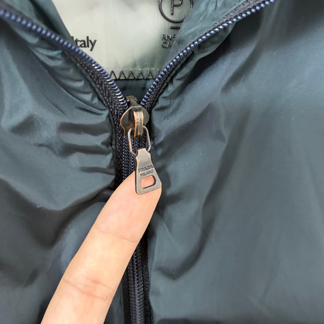 프라다 라이트 다운 나일론 자켓 상품이미지6