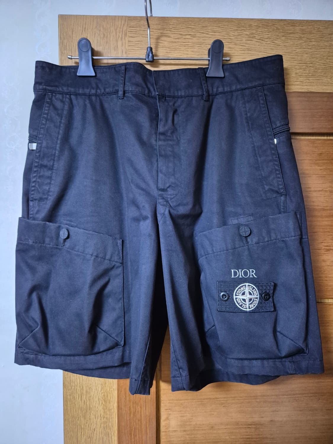 디올 x 스톤아일랜드 버뮤다 쇼츠 블랙 48사이즈 상품이미지3