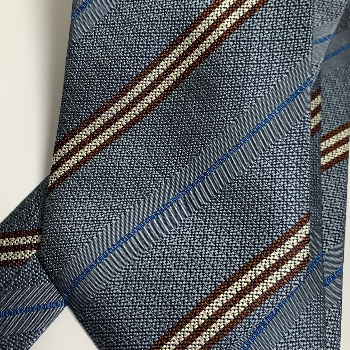 버버리(BURBERRY) 스트라이프 명품넥타이 로고플레이 A+등급 상품이미지9