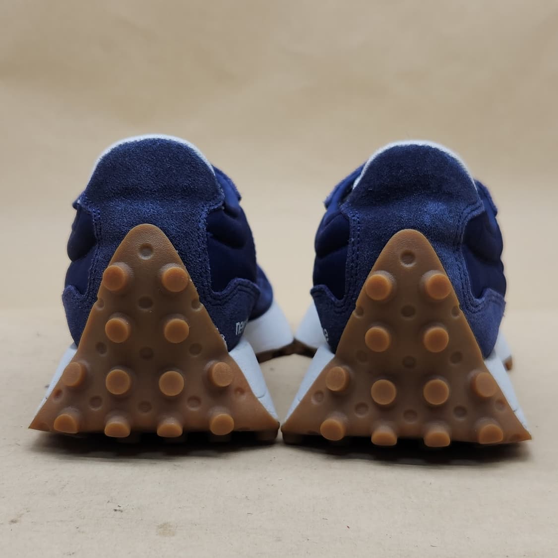 뉴발란스 327 여성운동화230 상품이미지4