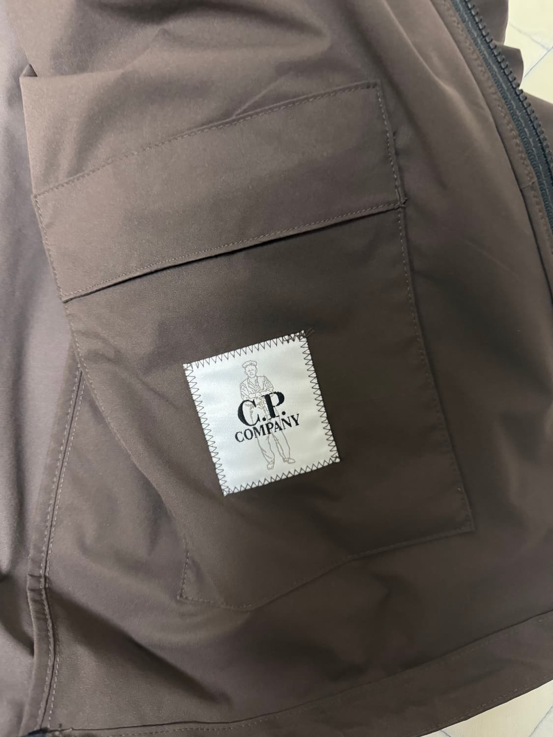 cp컴퍼니 바람막이 상품이미지2