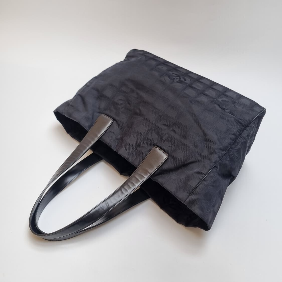 샤넬 CHANEL 뉴트래블라인 CC로고 쇼퍼백 토트백 (최상급, 핸드백) 상품이미지5