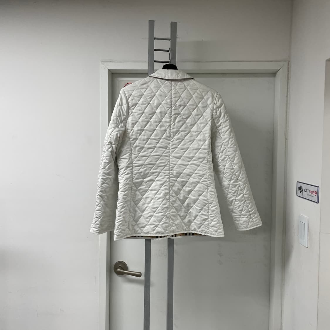 버버리 퀄팅 자켓 아이보리 S(W)  상품이미지9