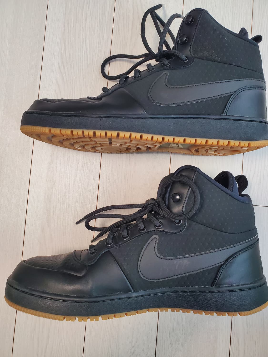 나이키 운동화 에버넌 미드 윈터 부츠 AQ8754-001사이즈270

 상품이미지6