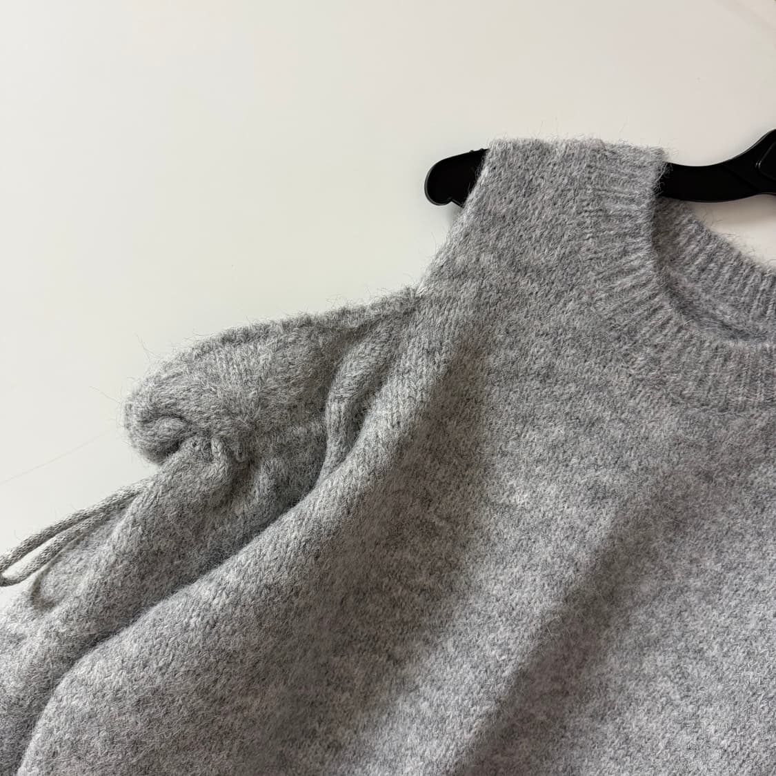 새상품 여자 오프숄더 니트 (그레이) 상품이미지2