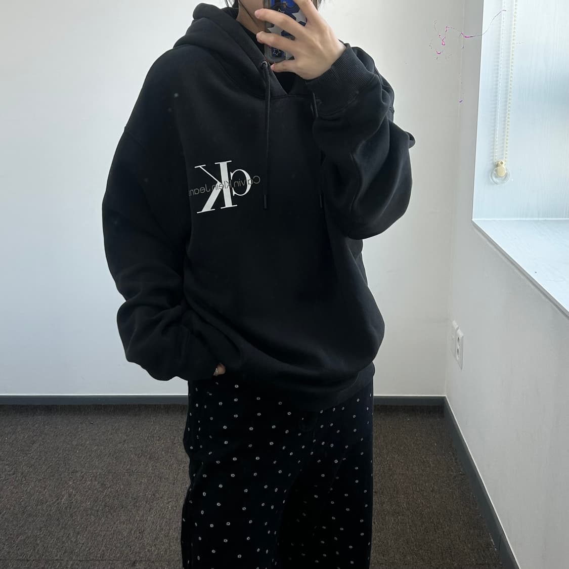 Calvin Klein Jeans 켈빈클라인 스몰로고 블랙 후드티  상품이미지1