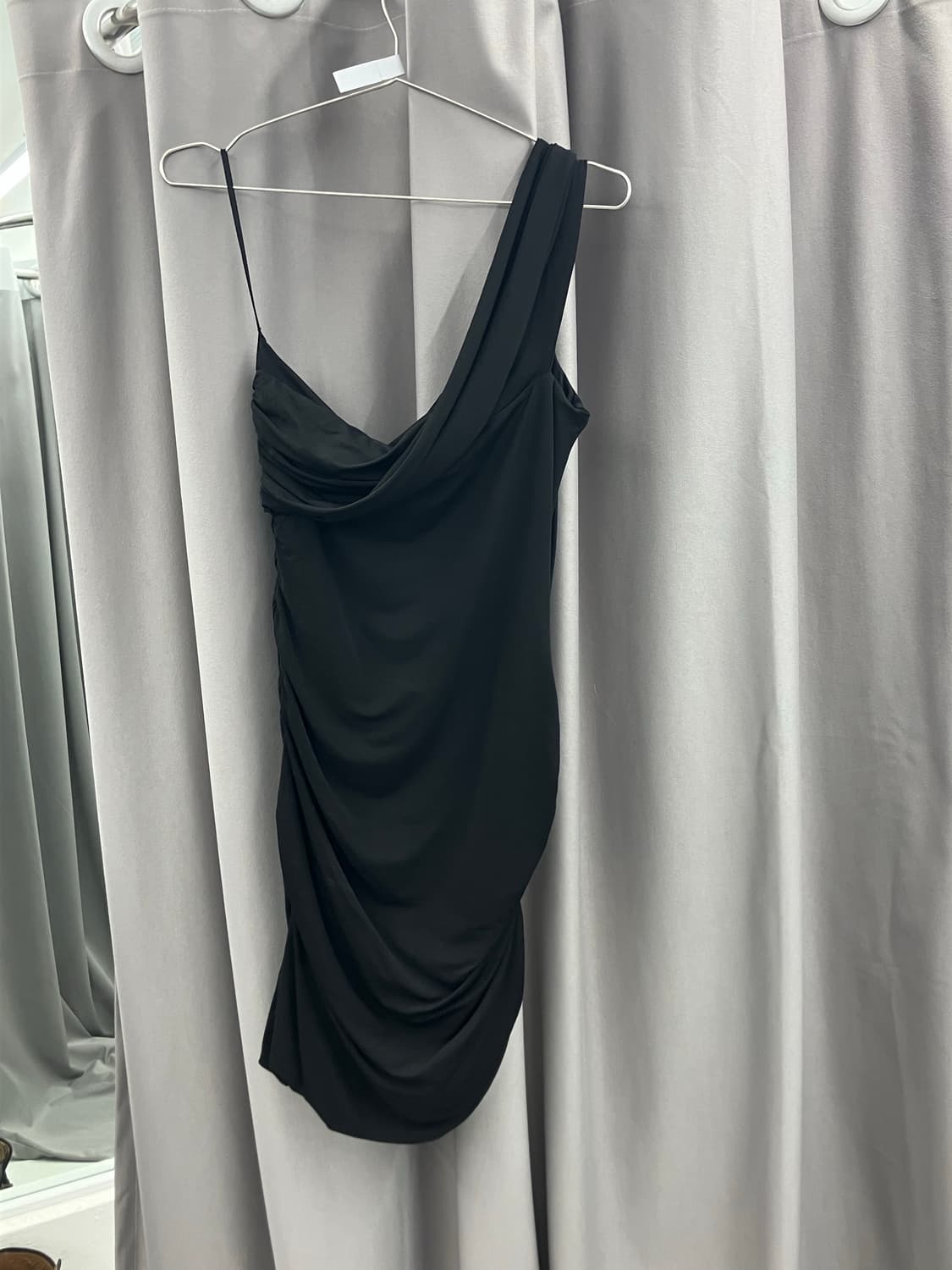 발망 블랙 드레이프 미니드레스 상품이미지4