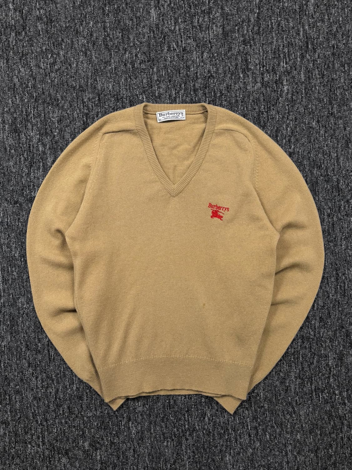 버버리 베이지 브이넥 니트 상품이미지3