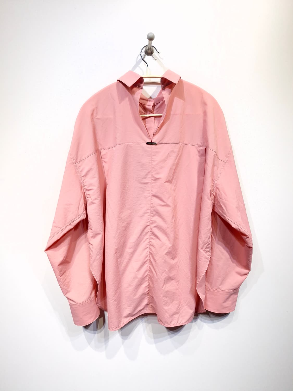 제이청(J.CHUNG)세실 백오픈 셔츠 핑크 상품이미지4