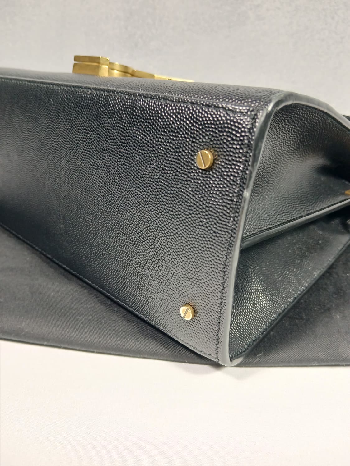 생로랑 카산드라 탑핸들 토트백 미듐 578000 상품이미지7