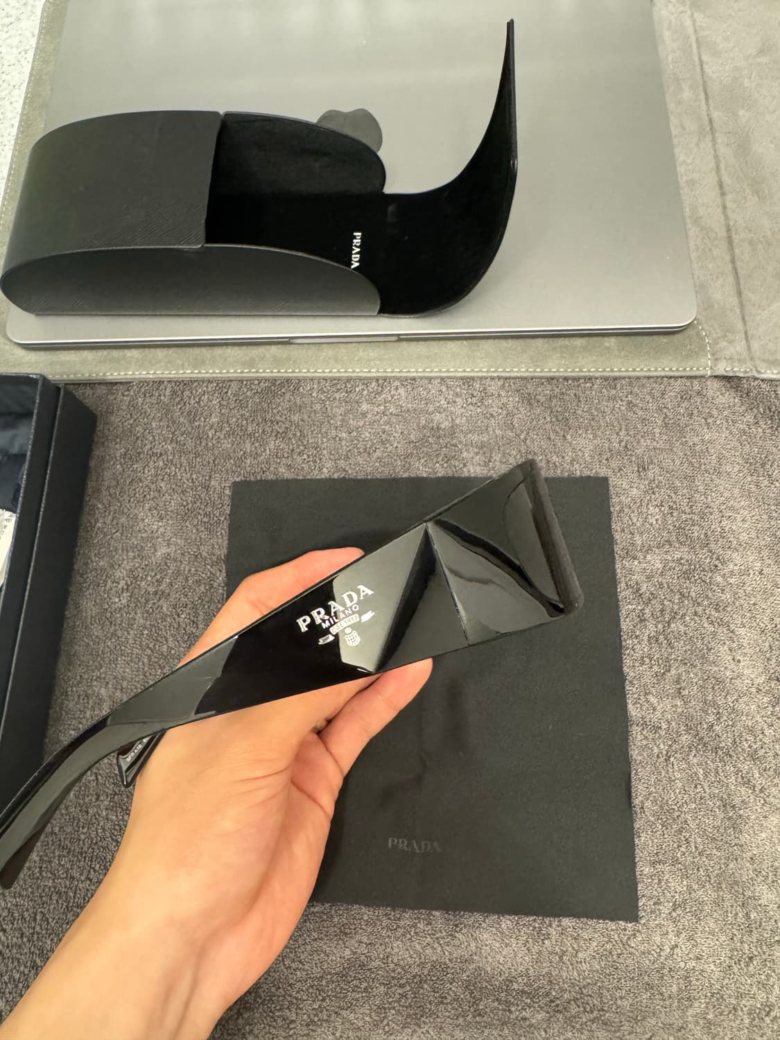 PRADA a19s 심볼 선글라스 상품이미지2