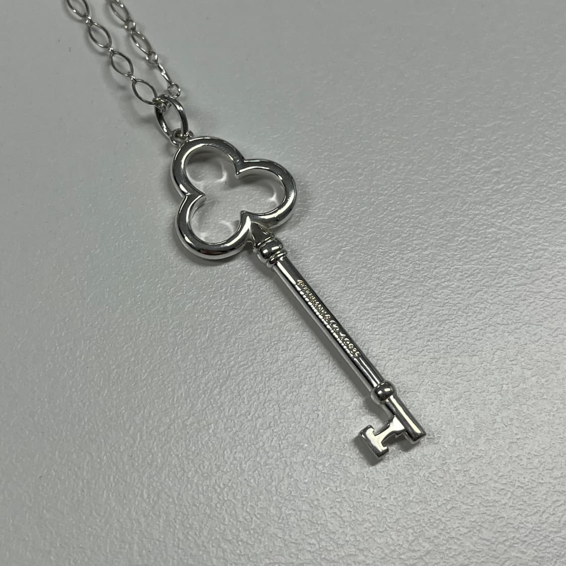 티파니앤코 클로버 태그 키 목걸이 상품이미지5