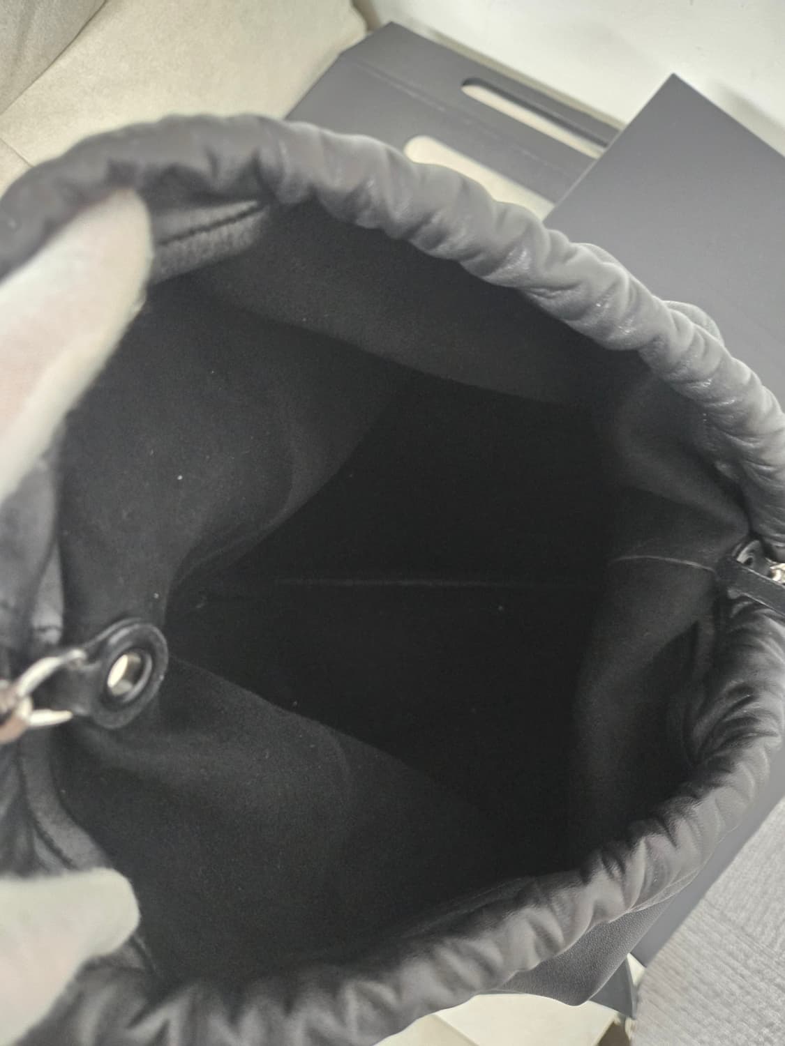 [보증서 정품] 입생로랑 테디 버킷백 상품이미지6