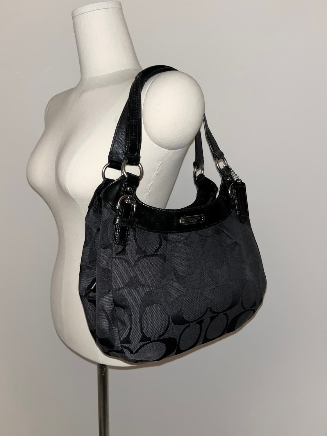 Coach Bacis All Black Shoulder bag 상품이미지3
