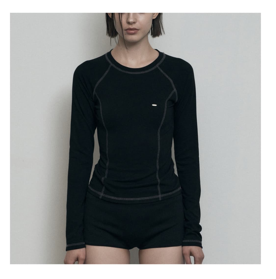 보헤미안서울 보헴서 스포티 라운드넥 탑 블랙 상품이미지1