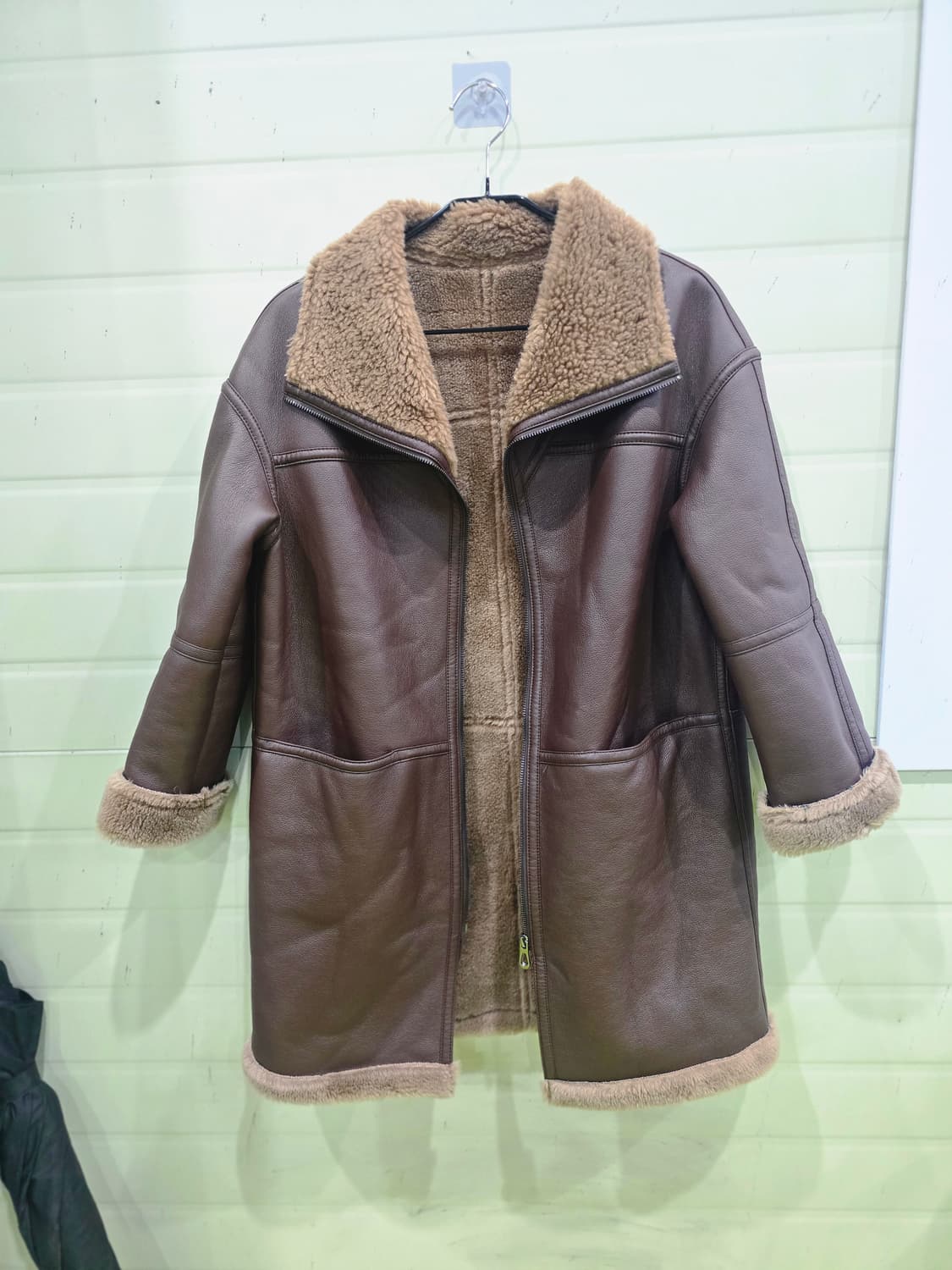 리오벨(LIOBELL) 양모 100% 롱 무스탕 상품이미지1