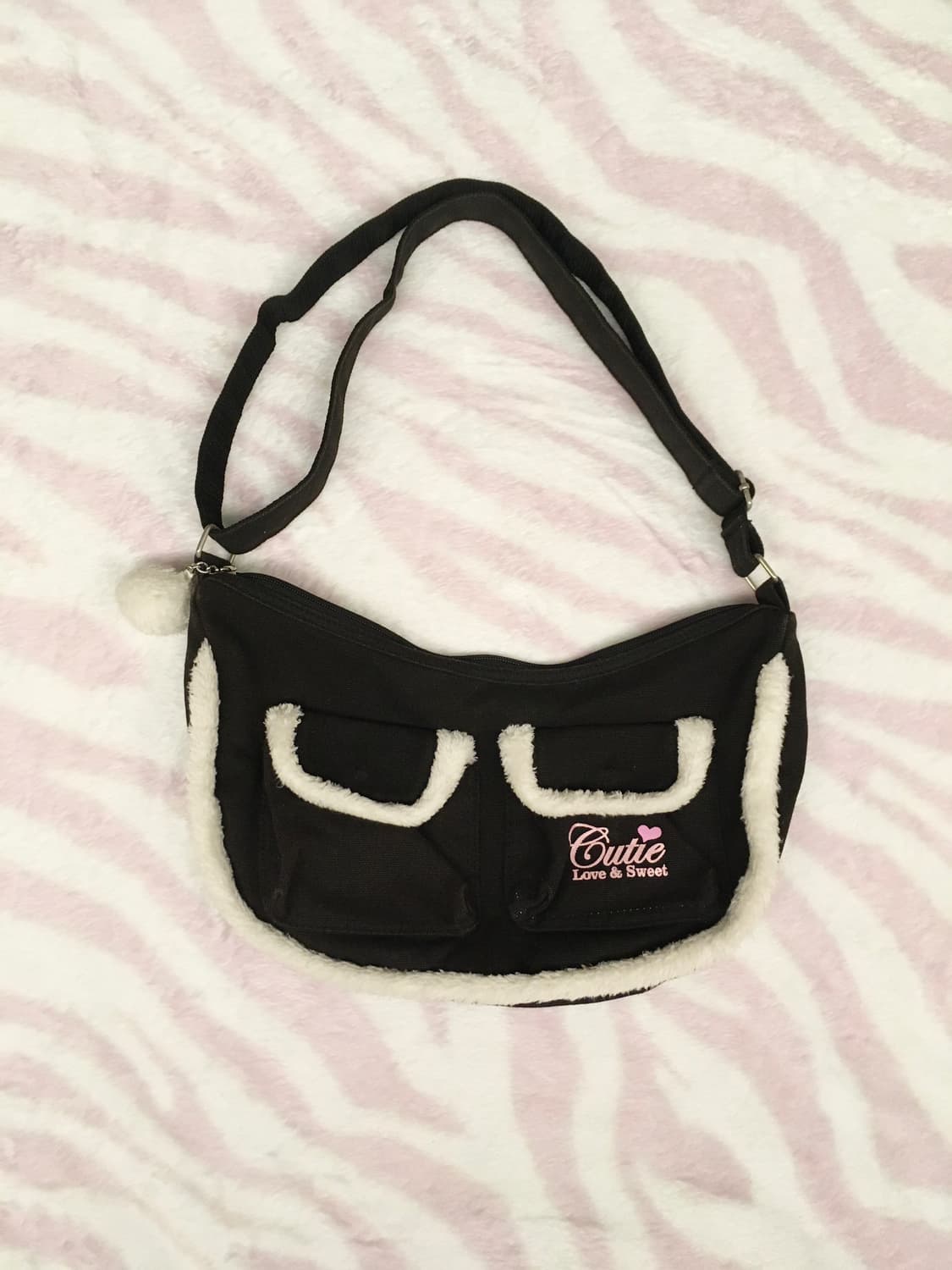 헤이세이 블랙 폼폼이 큐티 숄더백 갸루 핀터레스트 상품이미지1