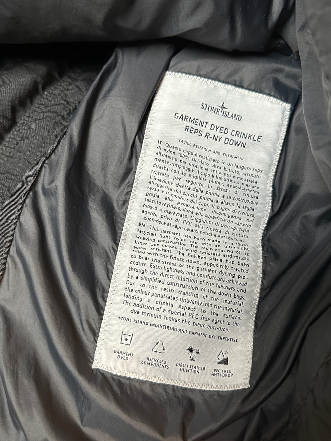 스톤아일랜드 24fw 크링클랩스 다운 자켓 상품이미지4
