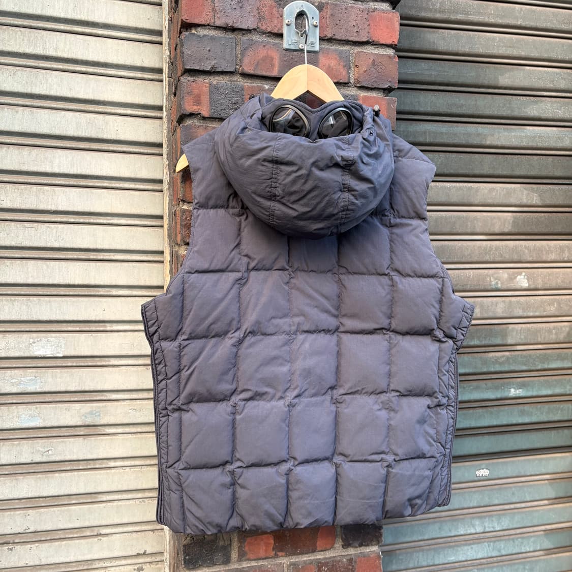 씨피컴퍼니 덕다운 다크네이비 가먼트 다잉 고글 패디드 베스트 상품이미지6