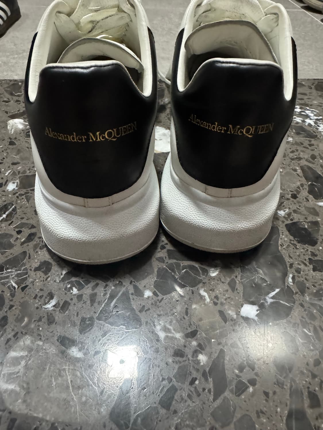 알렉산더 맥퀸 블랙탭 41 상품이미지4