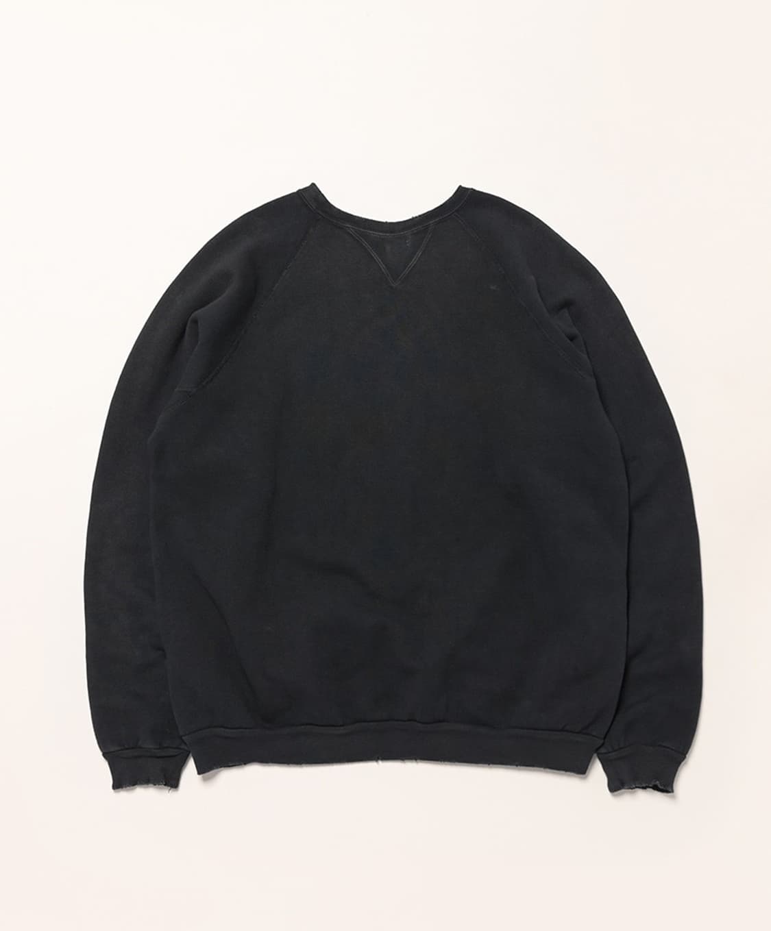 아프레쎄 빈티지 더블 V 스웻셔츠 블랙 4 상품이미지2