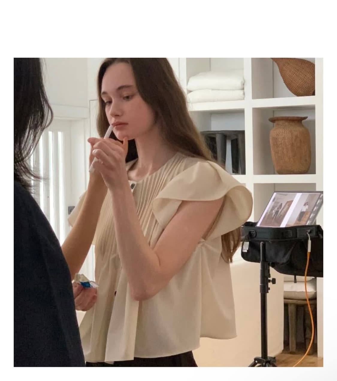 앤유브라운 뮤던블라우스 크림색 상품이미지4