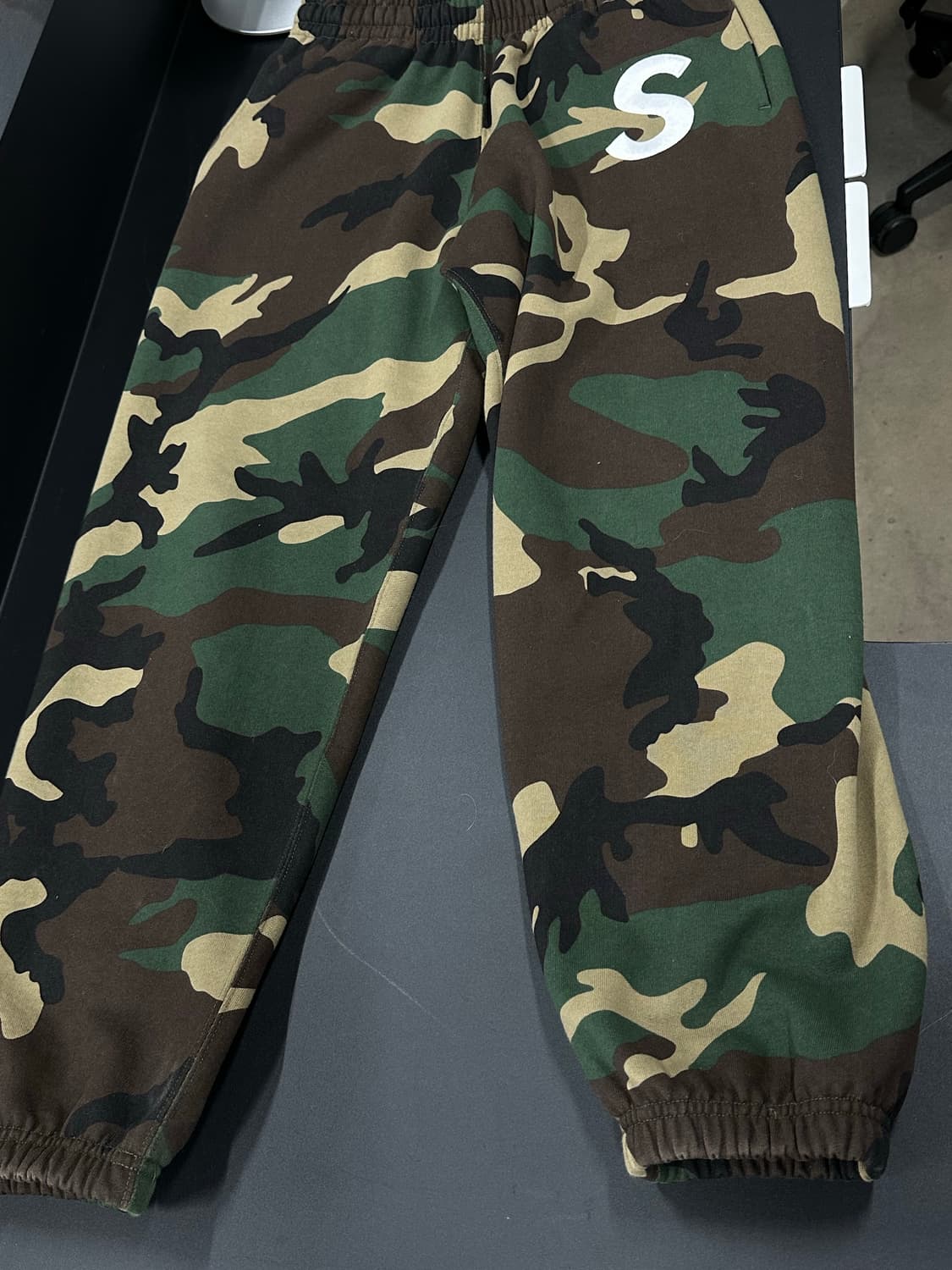 25 FW 슈프림 S 로고 카모 팬츠 상품이미지4