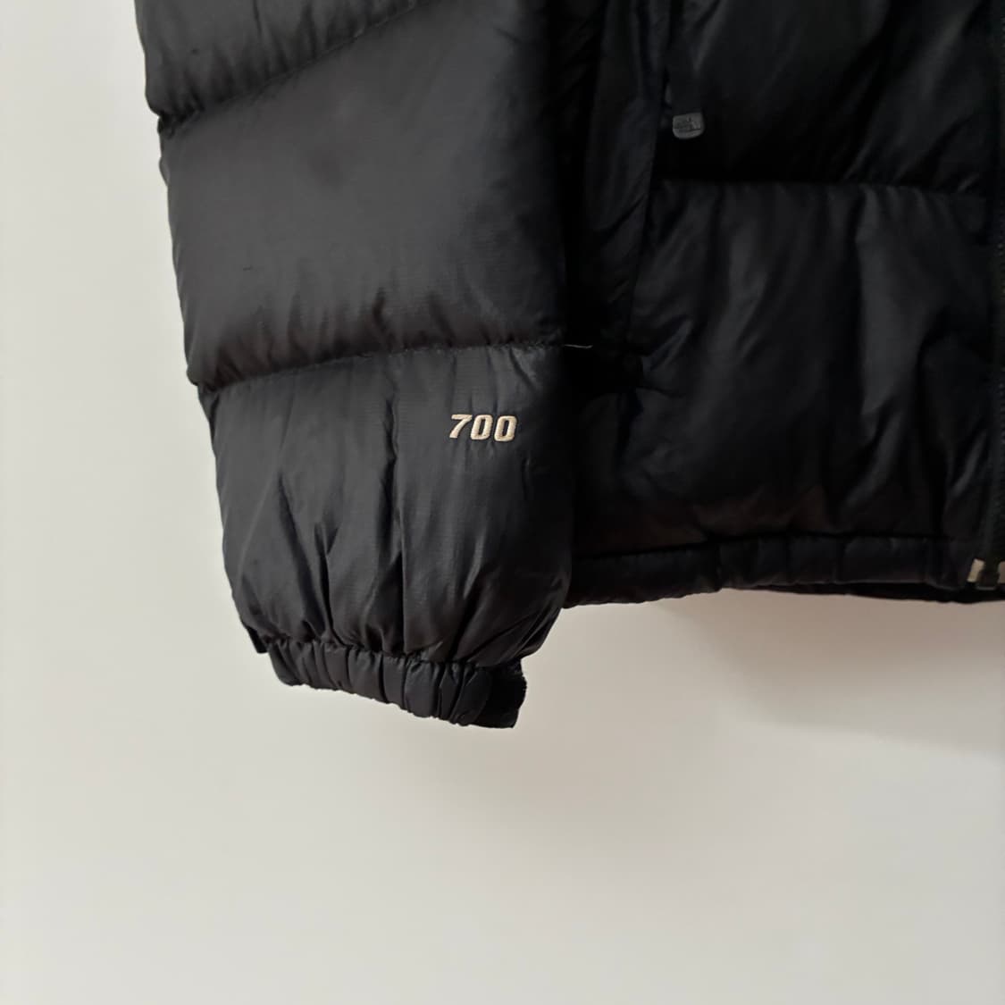 노스페이스 700 블랙 눕시 패딩 상품이미지3