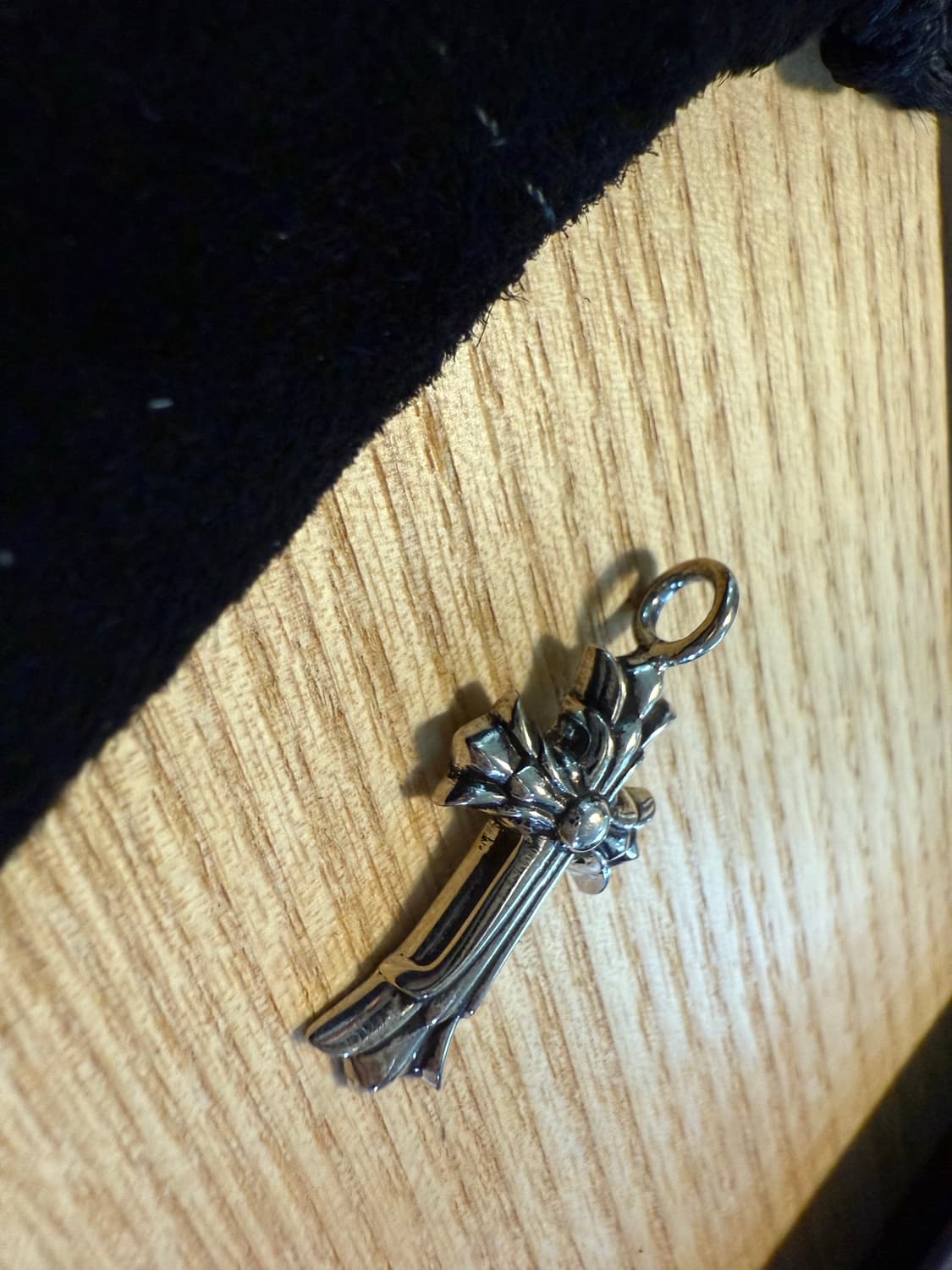 새상품 크롬하츠 더블크로스 참 상품이미지1