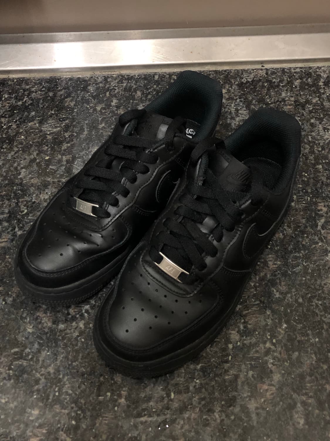 [230] 나이키 에어포스 올블랙 상품이미지1