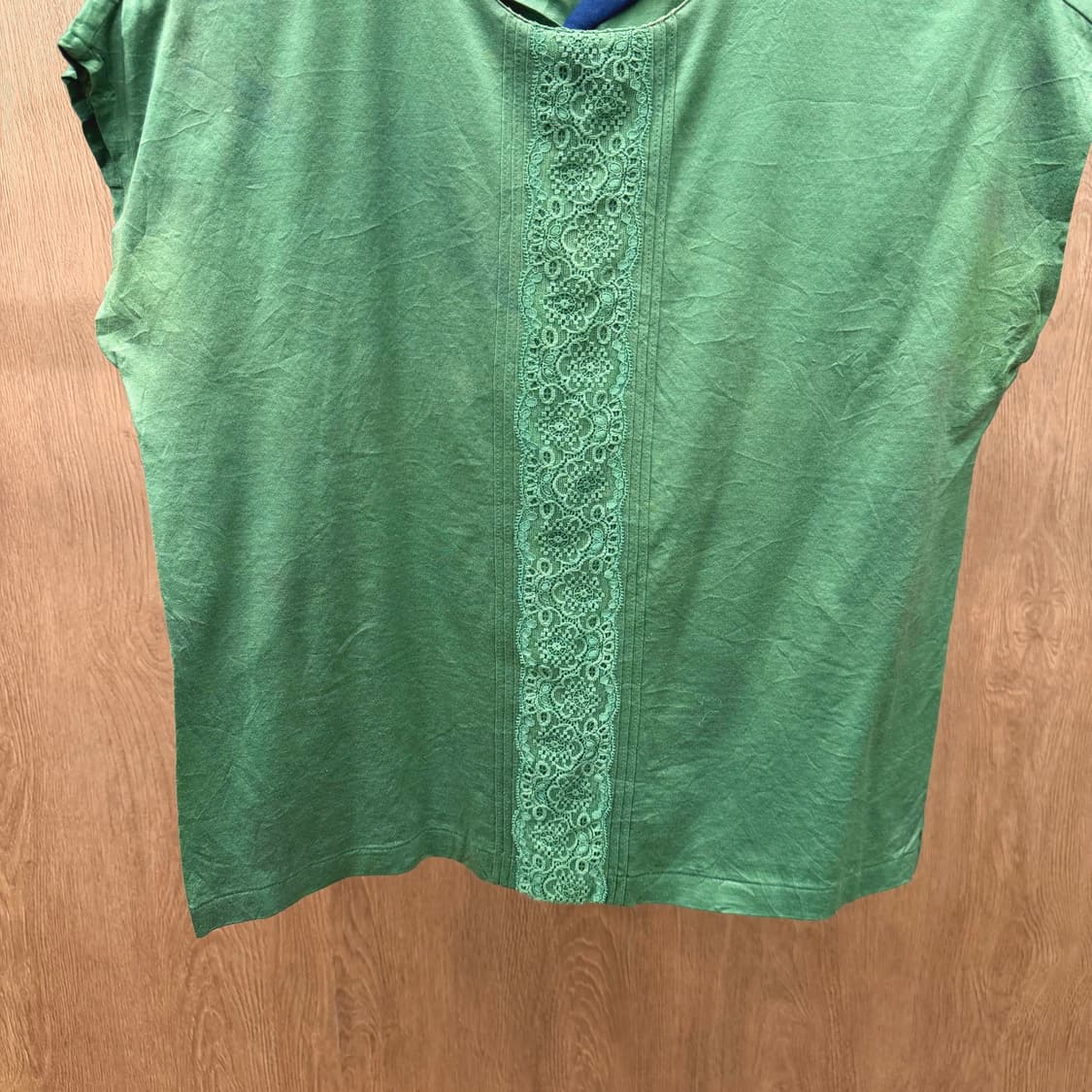 버버리 슬리브리스 프론트 블라우스 레이스 패널 디테일 루즈핏 그린 상품이미지5