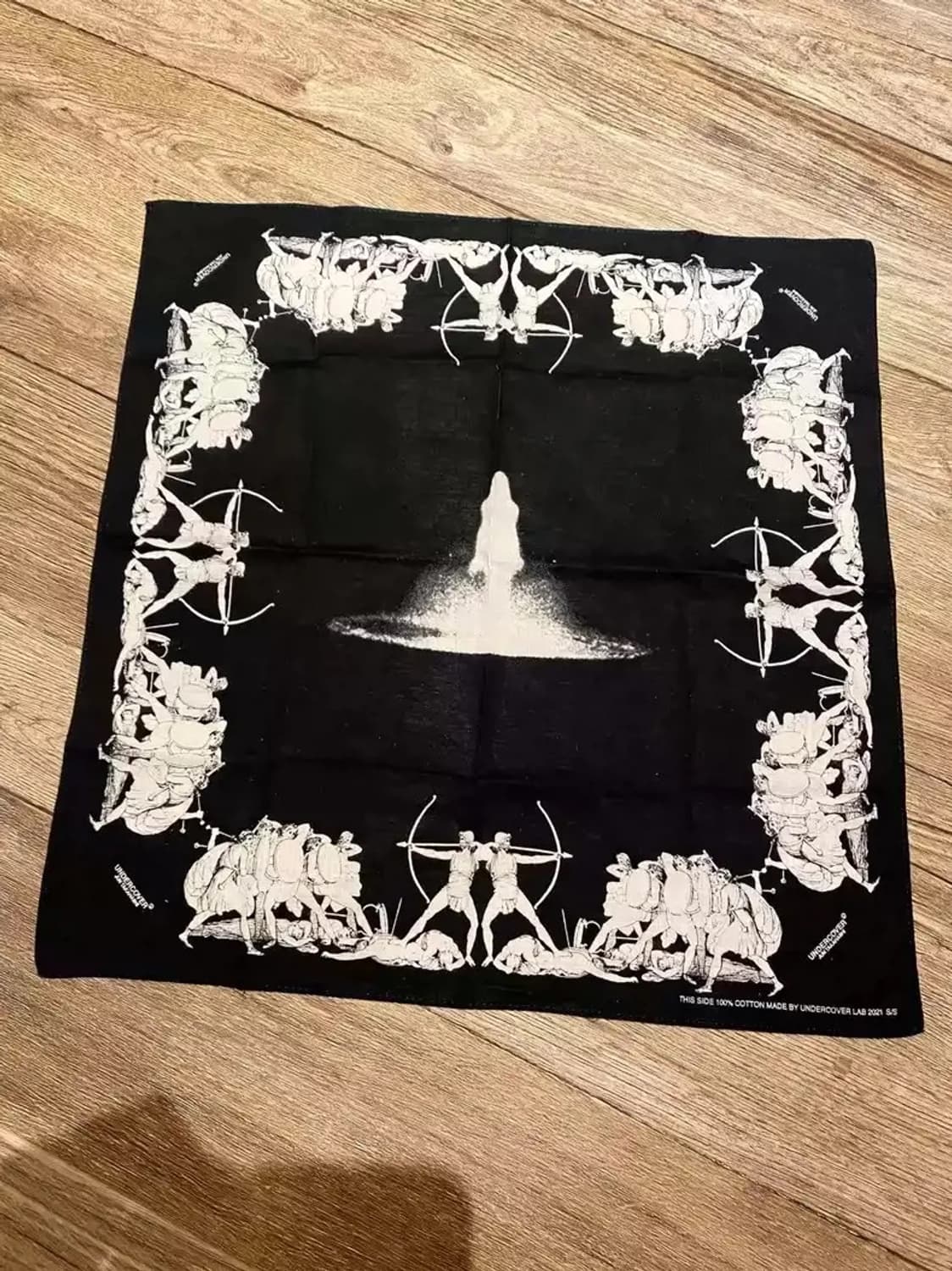 UNDERCOVER 언더커버 UFO ‘Bandana Scarf 상품이미지3