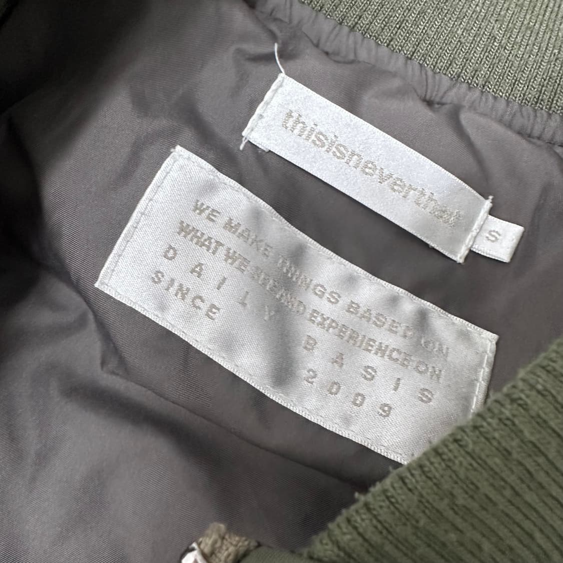 디스이즈네버댓 MA-1 다운 패딩 봄버 자켓 카키 S 상품이미지5