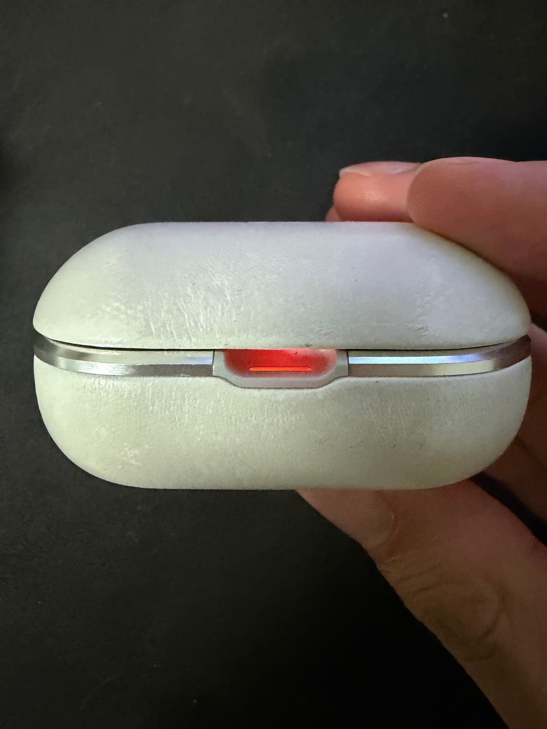 뱅앤올룹슨 베오플레이 E8 2.0 상품이미지3